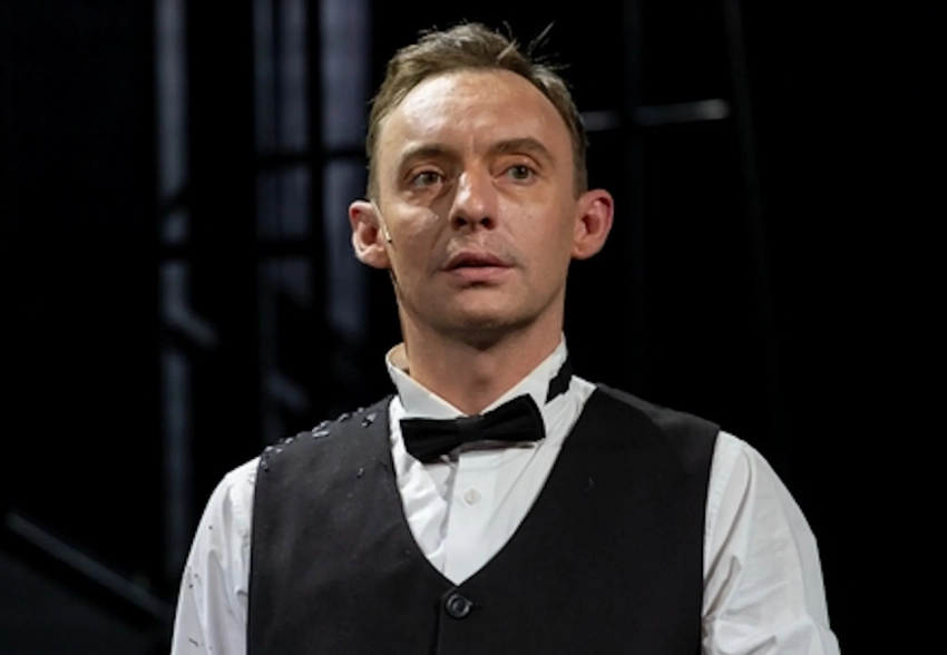 Актёр Илья Дель выпал из окна в нетрезвом состоянии