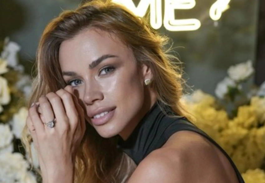 Бывшая "русская девушка" Джонни Деппа Юлия Власова выходит замуж