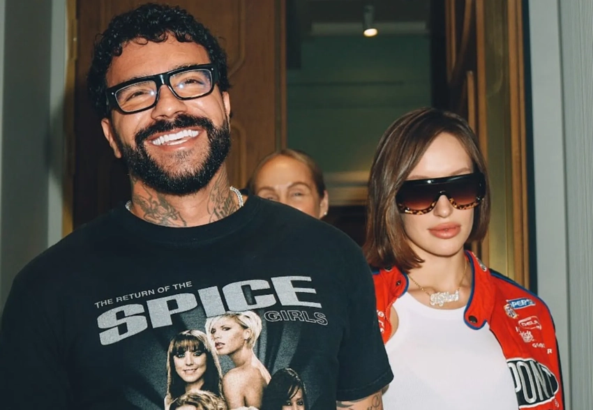 Девушка Тимати Валентина Иванова опубликовала новые фото с ним с вечеринки Ксении Собчак в стиле нулевых