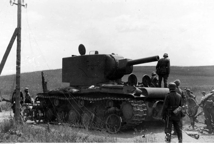 Исаев и Жуков о советских танках КВ-1 и КВ-2