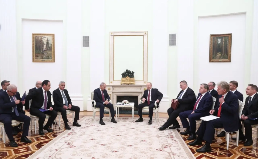 Путин напомнил Пашиняну о важности обслуживаемой «Росатомом» АЭС в Армении