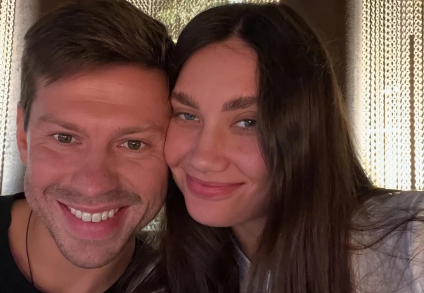 "Я поняла, что смогу содержать себя и ребёнка". Карина Истомина рассказала о кризисе в браке с Фёдором Смоловым после драки в "Кофемании"