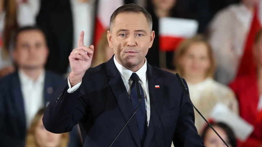 Польский лидер Навроцкий признался, что ежедневно общается с Пилсудским