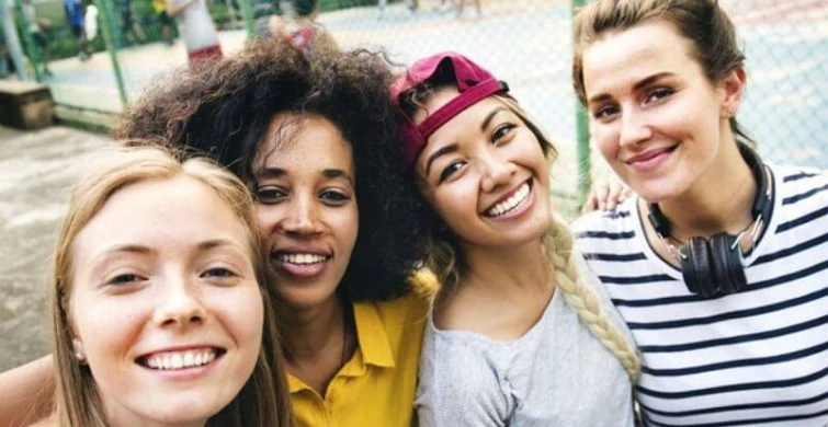 Вы не одиноки: Почему зиллениалы чувствуют себя вне времени