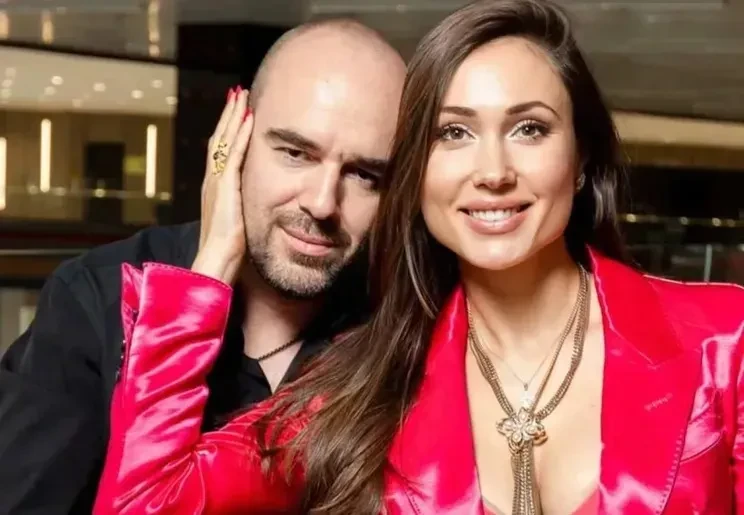 "Нарожала шесть детей и никого не любит". Отец Романа Товстика высказался о бывшей жене сына, от которой он ушёл к Полине Дибровой