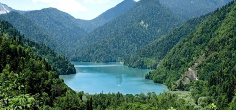 Туристы недовольны: необычные поборы в абхазских кафе вызывают недоумение