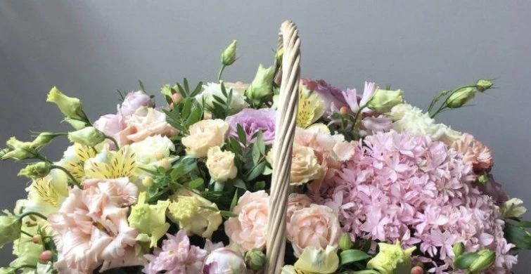 Прикольные поздравления и красивые открытки для учителей России порадуют их 5 октября 2025 года