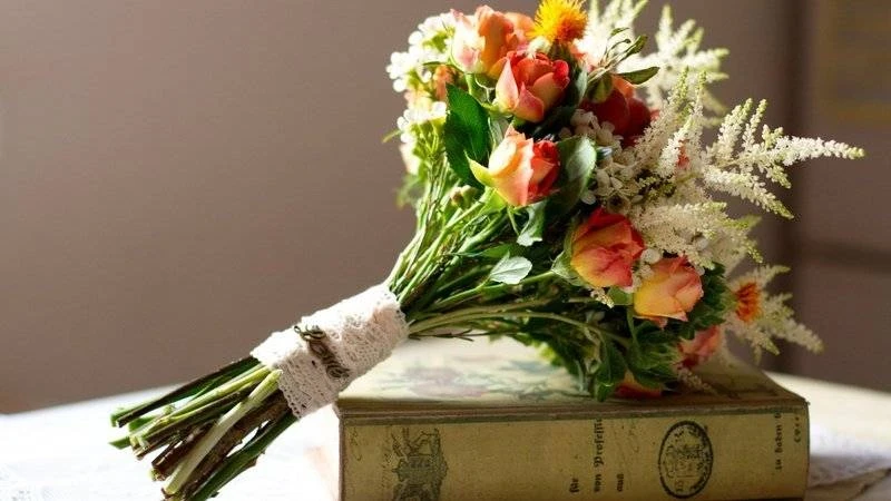 В День учителя 5 октября 2024 года нужно не забыть поздравить виновников торжества