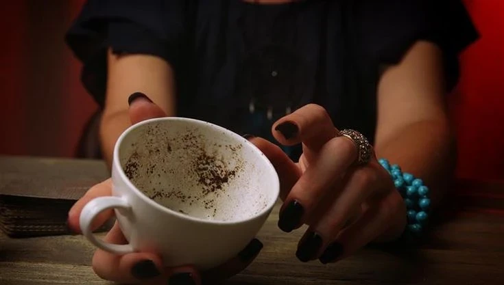 Узоры судьбы: значения самых популярных символов при гадании на кофейной гуще