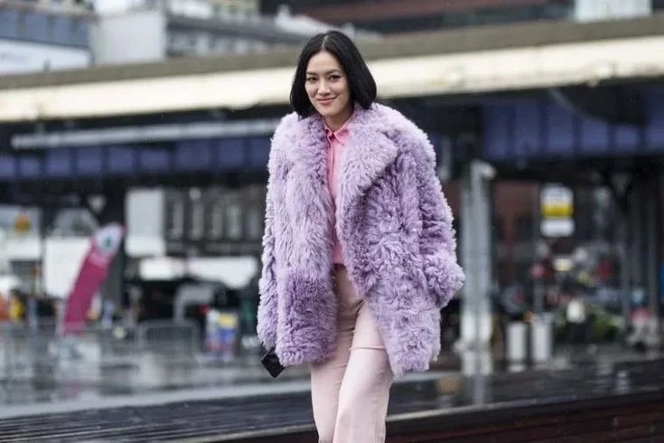 Тепло и безупречность: 5 вещей, которые богатые женщины никогда не наденут в холодную погоду