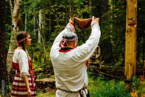 Славянский праздник Родогощ, или Таусень в 2025 году отмечается 7 октября