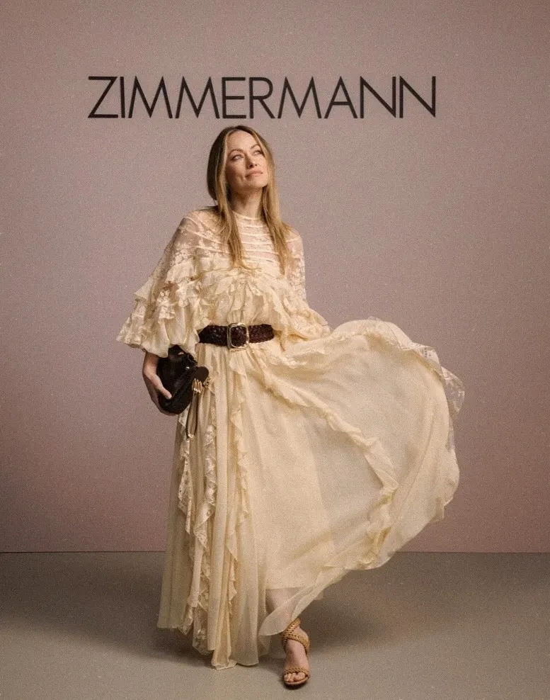 Лана Дель Рей с сестрой и Оливия Уайлд на показе Zimmermann в Париже