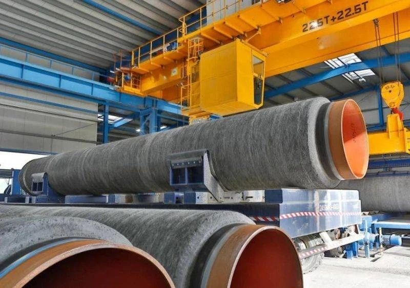 Европа усиливает санкции: Венгрия поддержала запрет СПГ из России