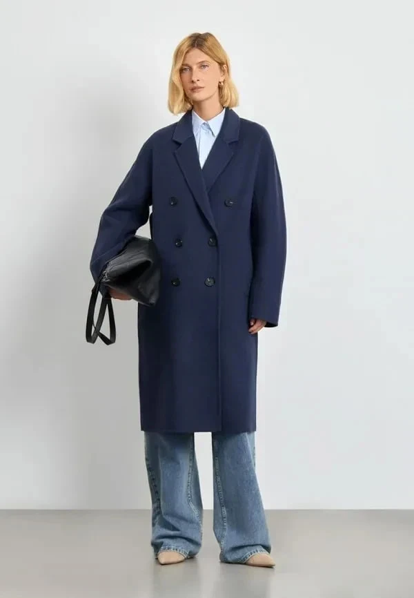 Какие пальто будут в моде в 2025-2026 годах: от кокона до кейпа