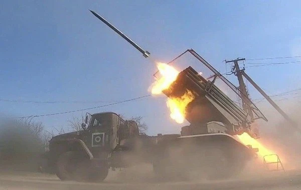 Юрий Подоляка в свежей сводке от 12.10.2025 сообщил о том, ВС РФ ведут ожесточённые бои в центре Купянска