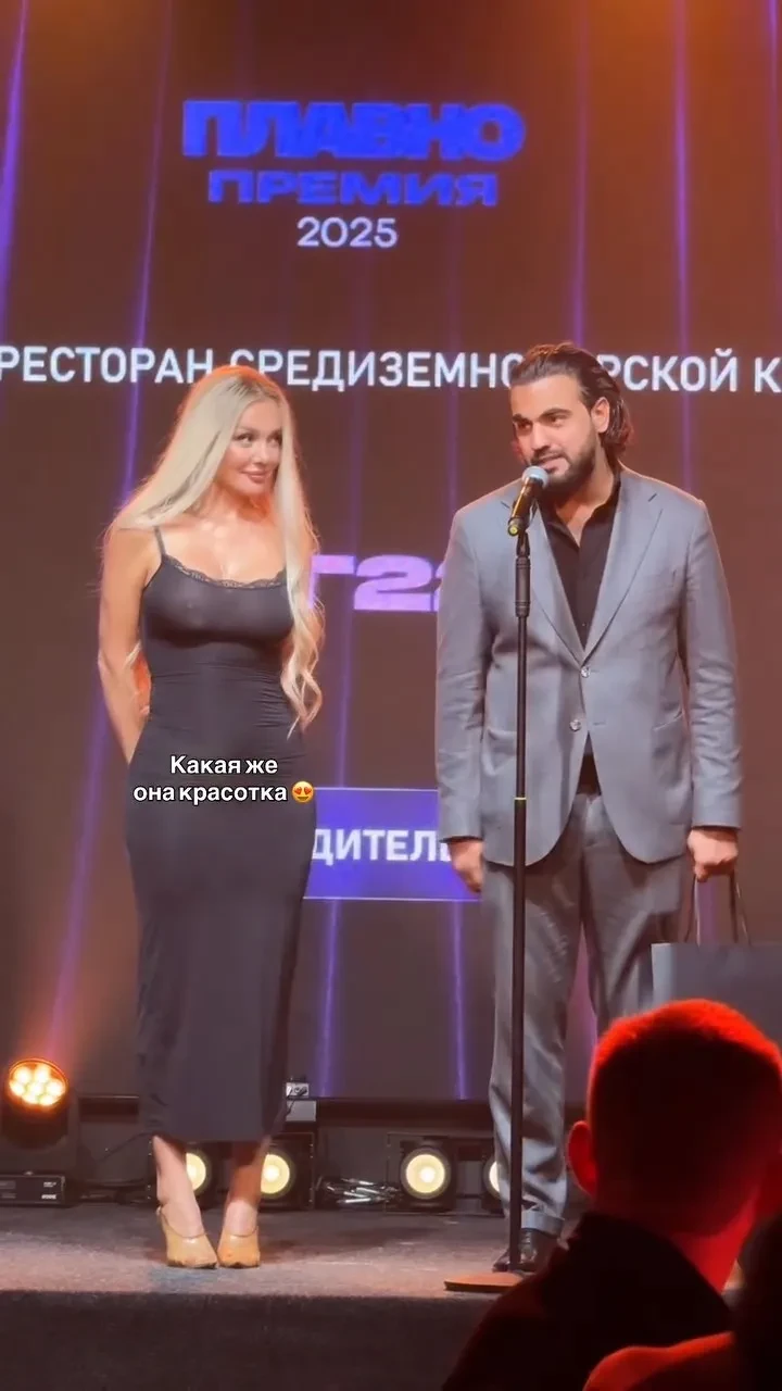 "А почему она сразу голая не вышла?". В сети обсуждают "прозрачное" платье Анны Седоковой