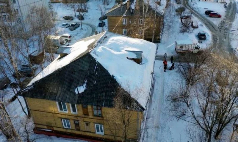 Мигрантам — уютное жильё и пособия, а мать героя СВО в аварийный дом. Что происходит в ХМАО