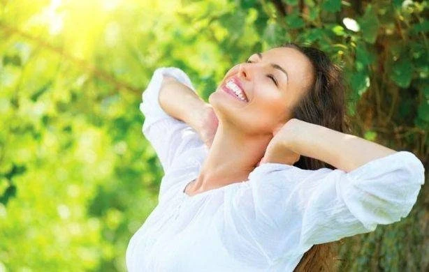 Поздравления и открытки в День женского счастья 18 октября 2025 года