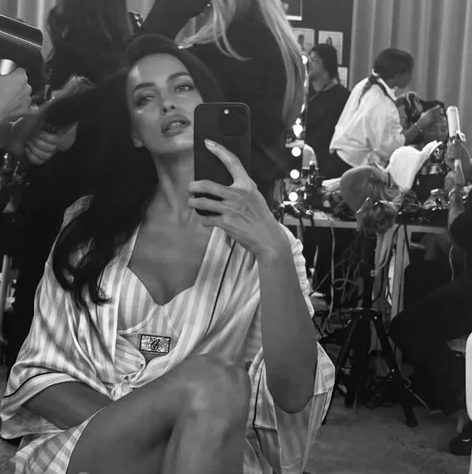 "Не твой ангел". Ирина Шейк показала, как провела время за кулисами шоу Victoria's Secret