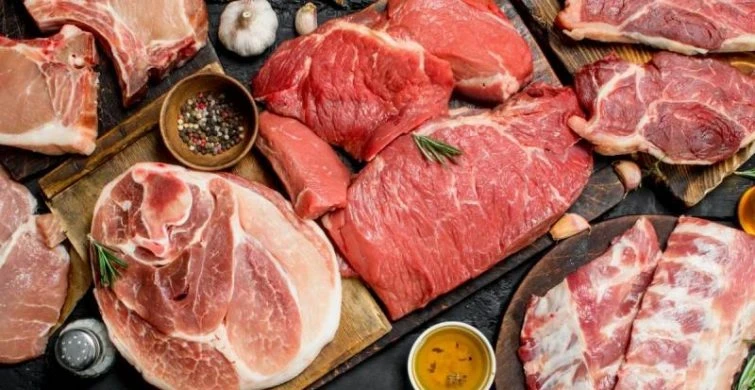 Уютный свиной гуляш с подливкой: как порадовать близких