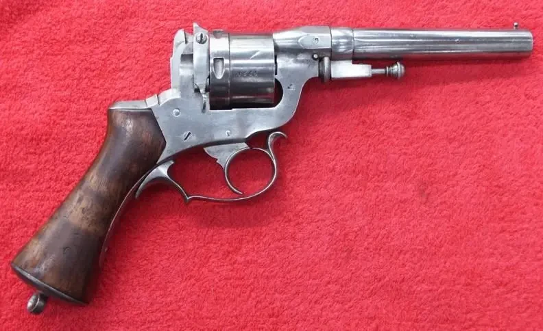 Галерея револьверов… французских!