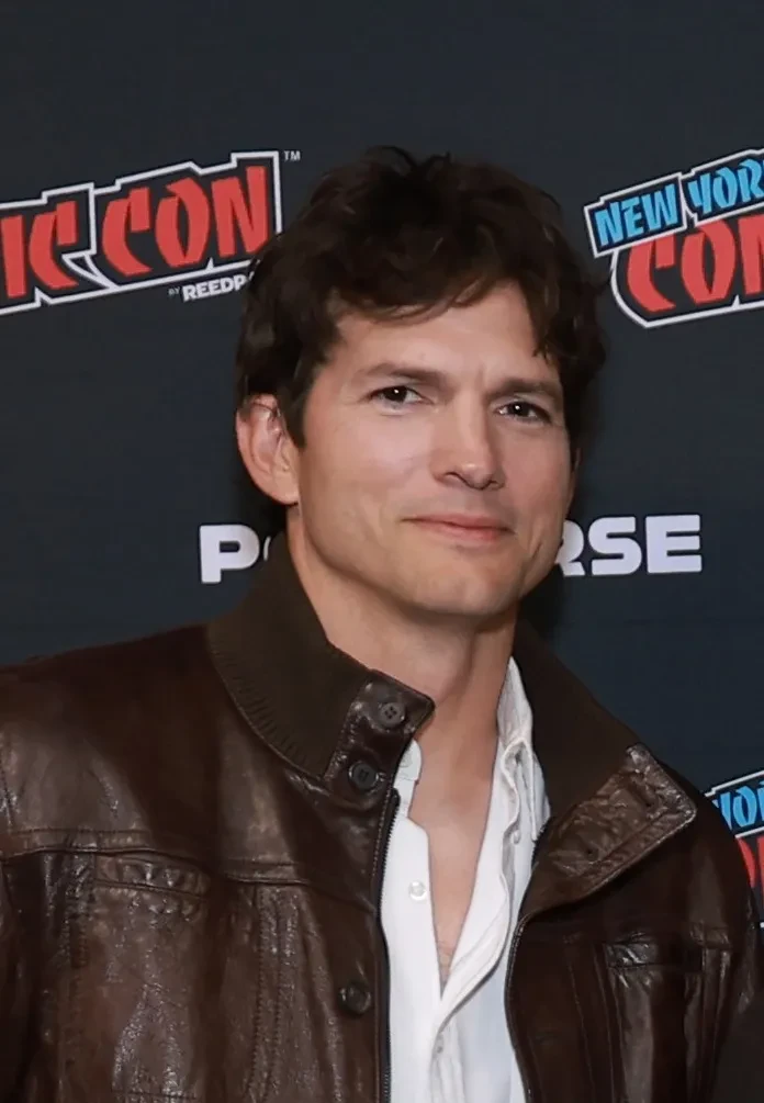 Эштон Кутчер появился на публике после "отмены" и рассказал о потерянных ролях