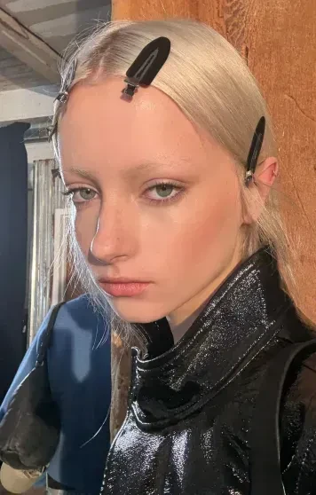 "Потеря здравого смысла". Жена Сильвестра Сталлоне резко высказалась о трансгендерных* детях в Голливуде