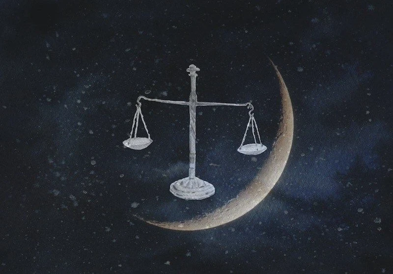 Время переосмысления и поиска равновесия: какие возможности откроются знакам зодиака в новолуние в Весах 21 октября