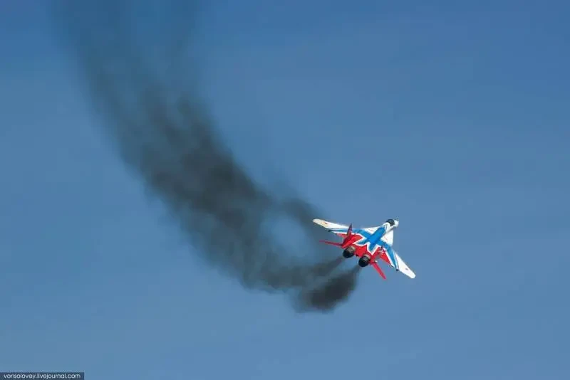 Дайте русские струны для «балалайки»!