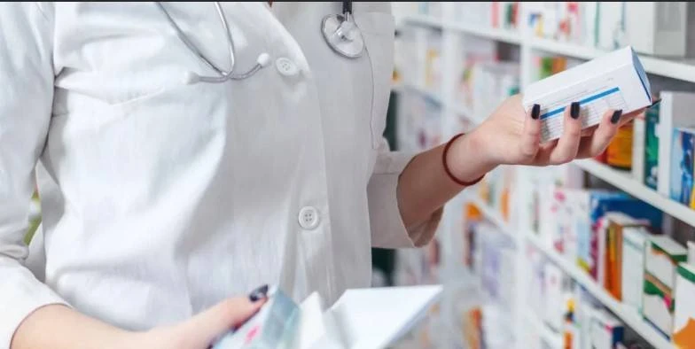 Госдума обсуждает введение финансовой помощи для покупки медикаментов