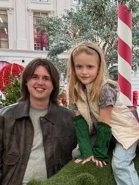 Аниматоры и торт принцессы: дочери Анастасии Заворотнюк и Петра Чернышёва исполнилось семь лет