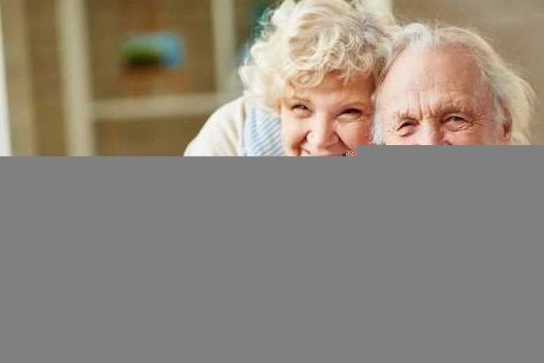 Светлый праздник бабушек и дедушек ежегодно празднуют в России 28 октября 2025 года