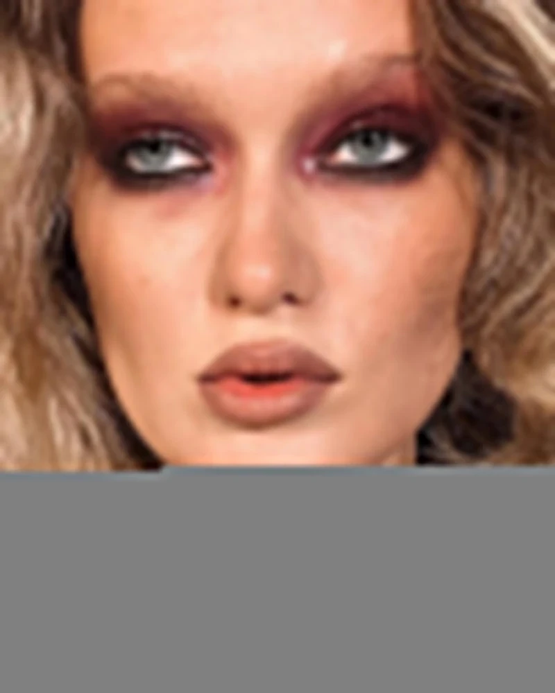 Как выглядит макияж «уставшей девушки»: почему он стал хитом и как его повторить