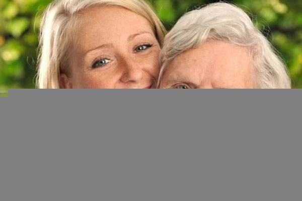 Старость надо уважать: День бабушек и дедушек в России отмечается 28 октября