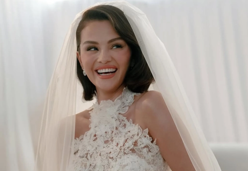 Три платья невесты, церемония в саду и "скромный" торт: Селена Гомес опубликовала фото со свадьбы с Бенни Бланко