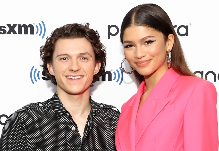 Том Холланд впервые подтвердил помолвку с Зендаей