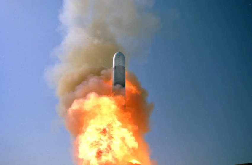 Дженнифер из США пытается убедить, что Украина не cможет использовать Tomahawk