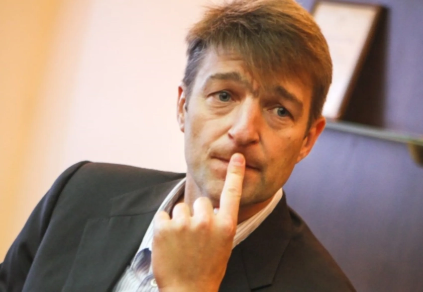 Владельца "Кириешек" и "Яшкино", миллиардера Дениса Штенгелова признали экстремистом