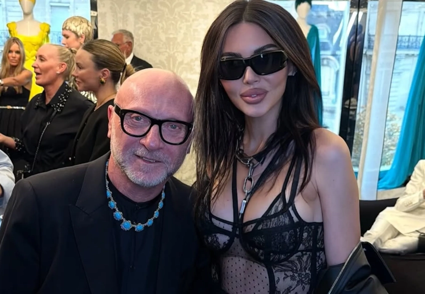 Оксана Самойлова выгуляла кружевное бельё и микроплатье на Неделе моды в Париже