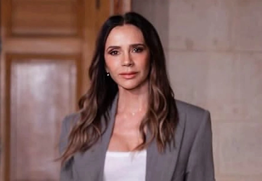 Виктория Бекхэм представила новую коллекцию на Неделе моды в Париже: её поддержали все, кроме Бруклина Бекхэма и Николы Пельтц