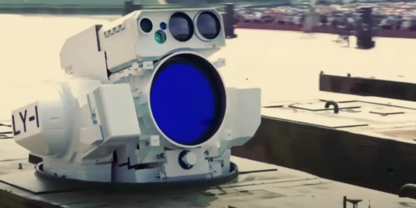 Превосходит американские аналоги: названа мощность корабельного лазера КНР