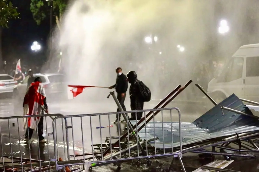 Украинский сценарий не прошёл: СГБ Грузии перехватила оружие для протестов