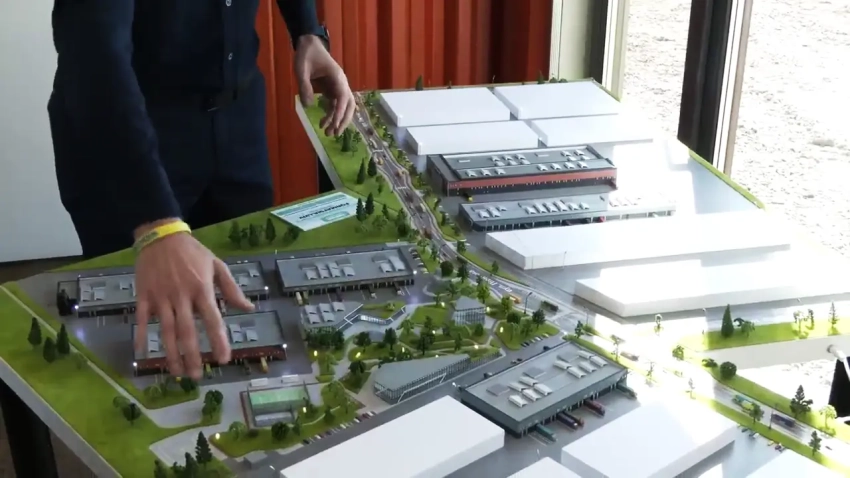 Мэр Львова «на камеру» открывал логистический хаб за некоторое время до ударов