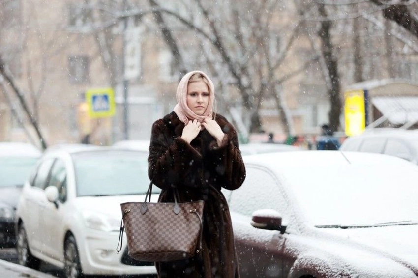 Тепло и безупречность: 5 вещей, которые богатые женщины никогда не наденут в холодную погоду