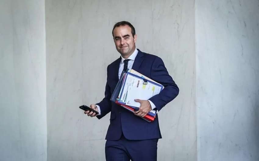 «Премьеропад»: очередной премьер-министр Франции ушёл в отставку