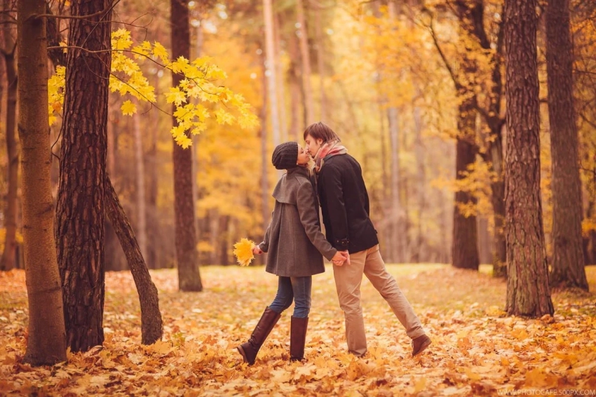 5 пар знаков зодиака в октябре закрутят головокружительный роман