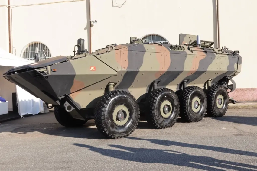 Амфибийный бронетранспортёр Iveco VBA для морской пехоты Италии