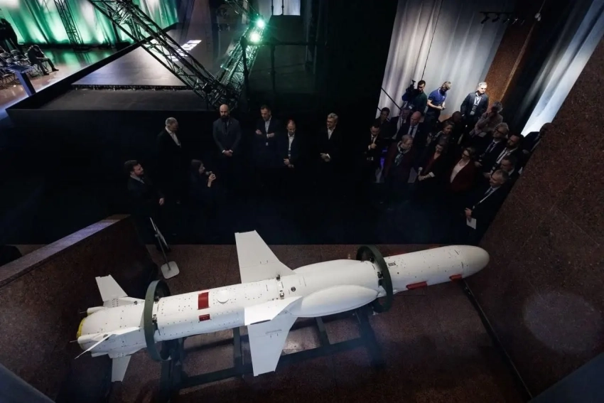 В Киеве показали ракеты «Нептун», «Пекло» и БЭК Magura V7 в зенитном варианте