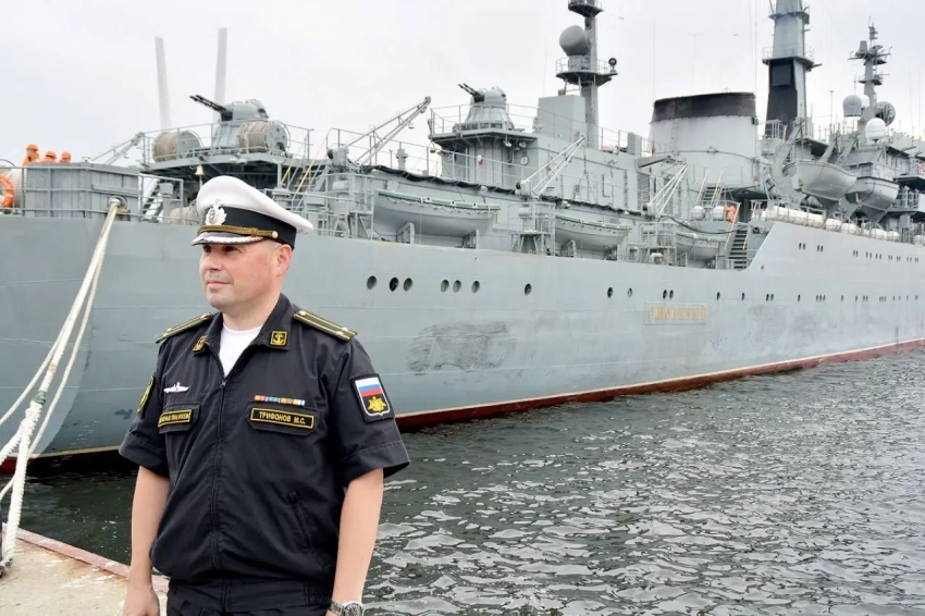 8 октября – День командира надводного, подводного и воздушного корабля ВМФ РФ