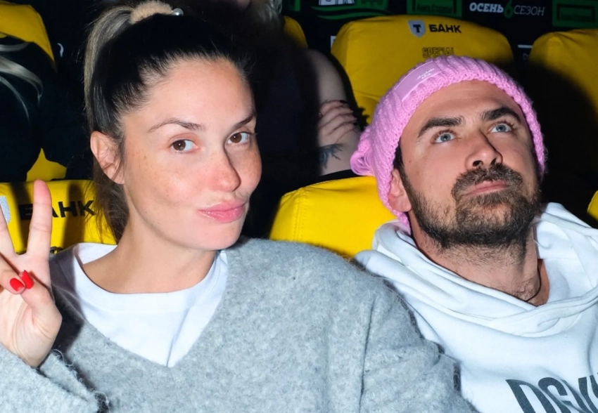 Беременная Агата Муцениеце и Пётр Дранга вышли в свет